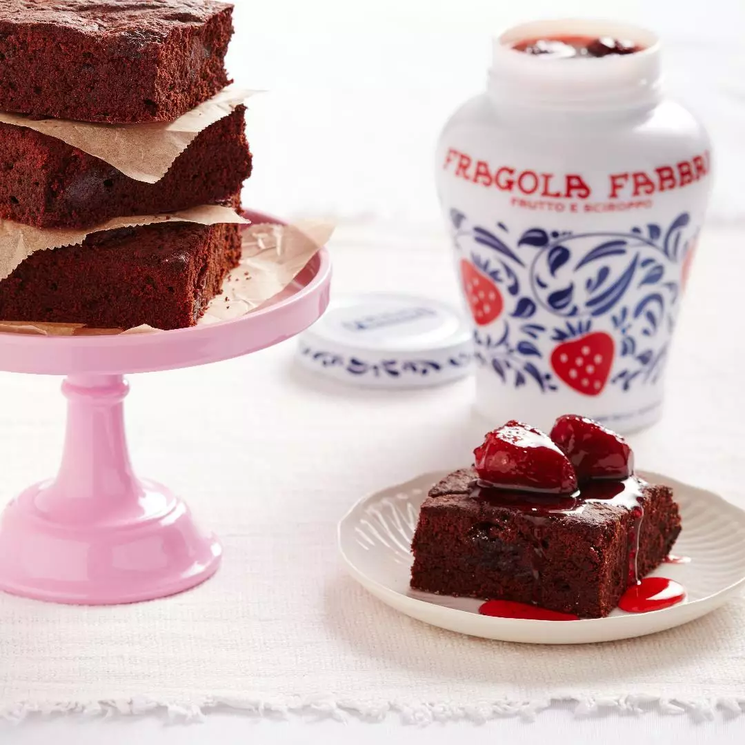Brownie de chocolate e Morangos Fabbri