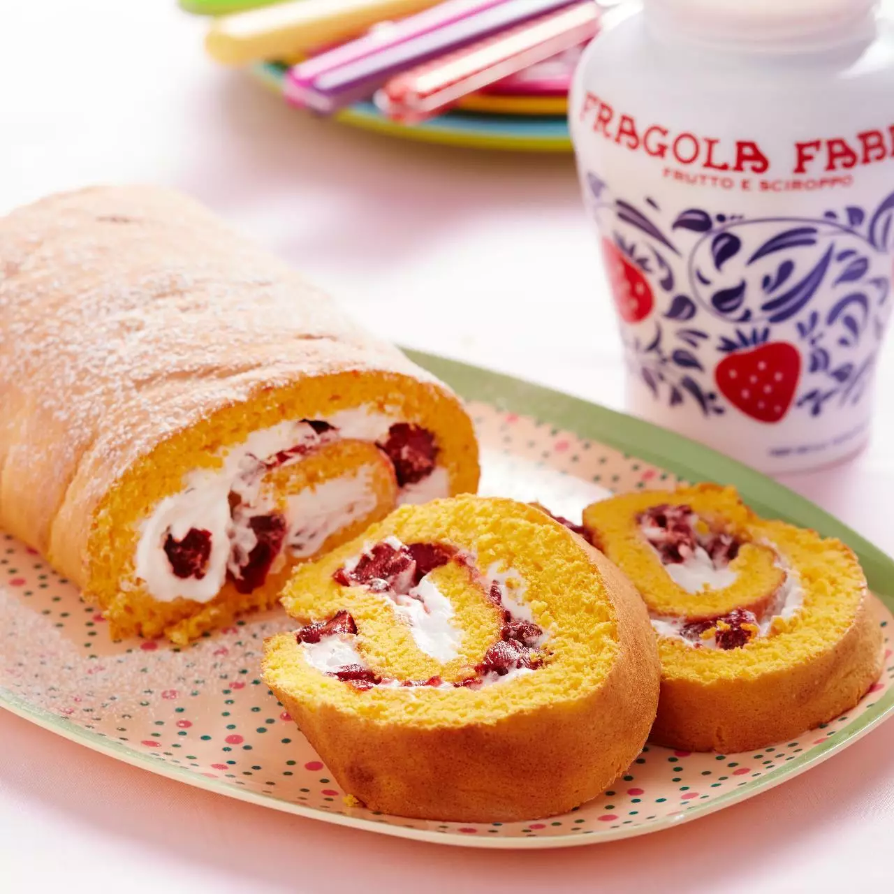 Rolo de nata e morangos Fabbri
