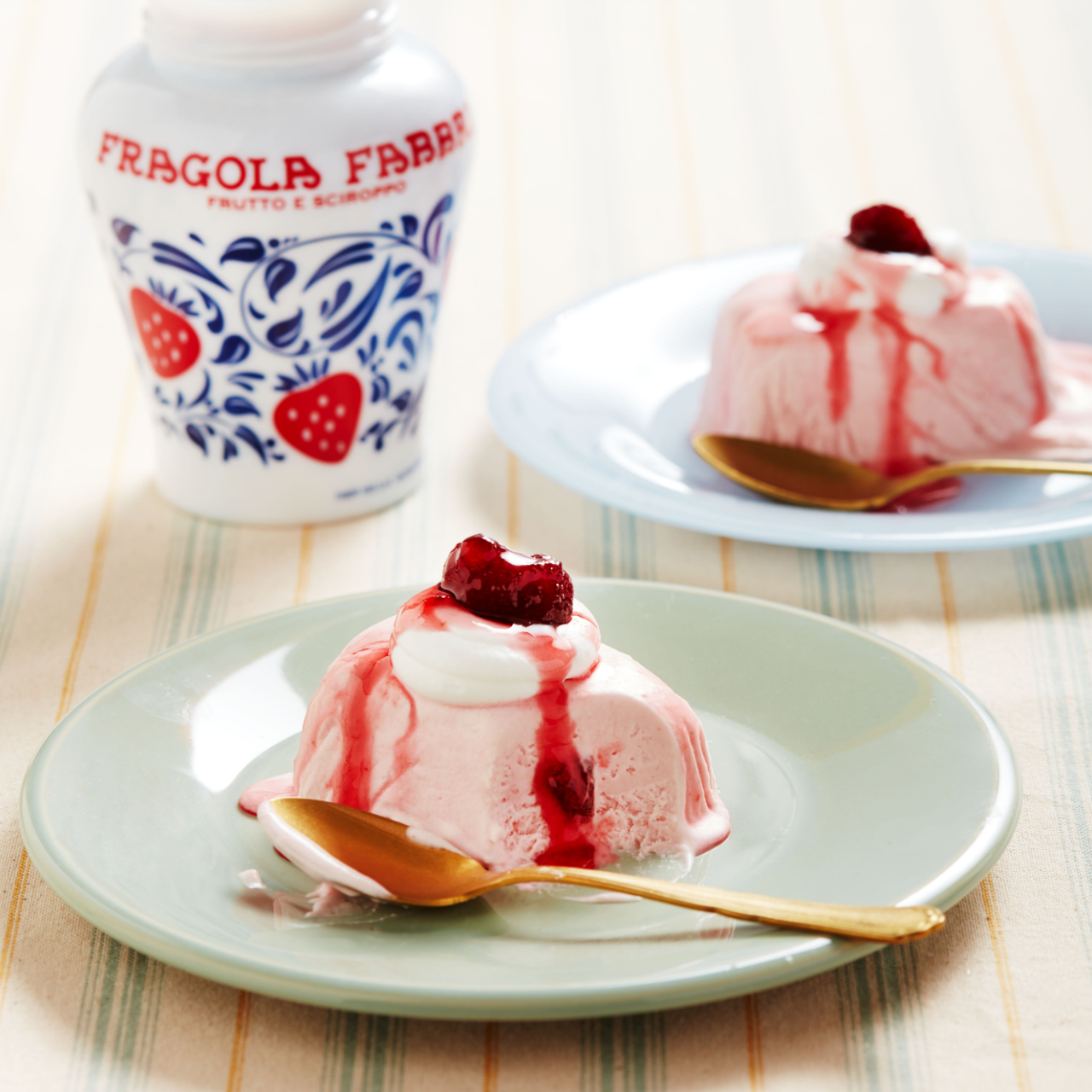 Semifreddo de iogurte e morangos Fabbri